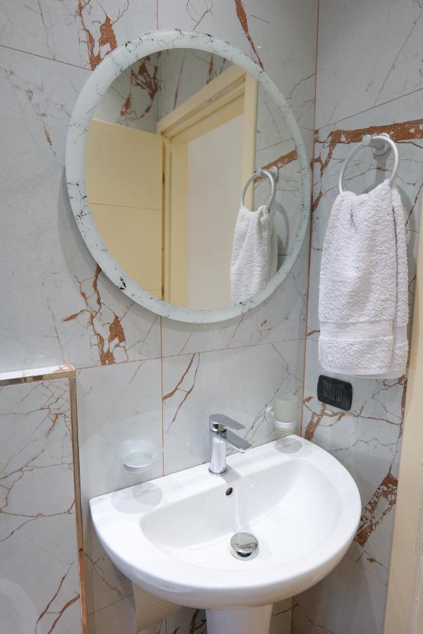 Hotel Dior Sarandë 外观 照片