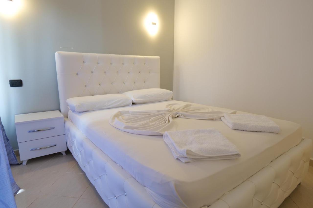 Hotel Dior Sarandë 外观 照片