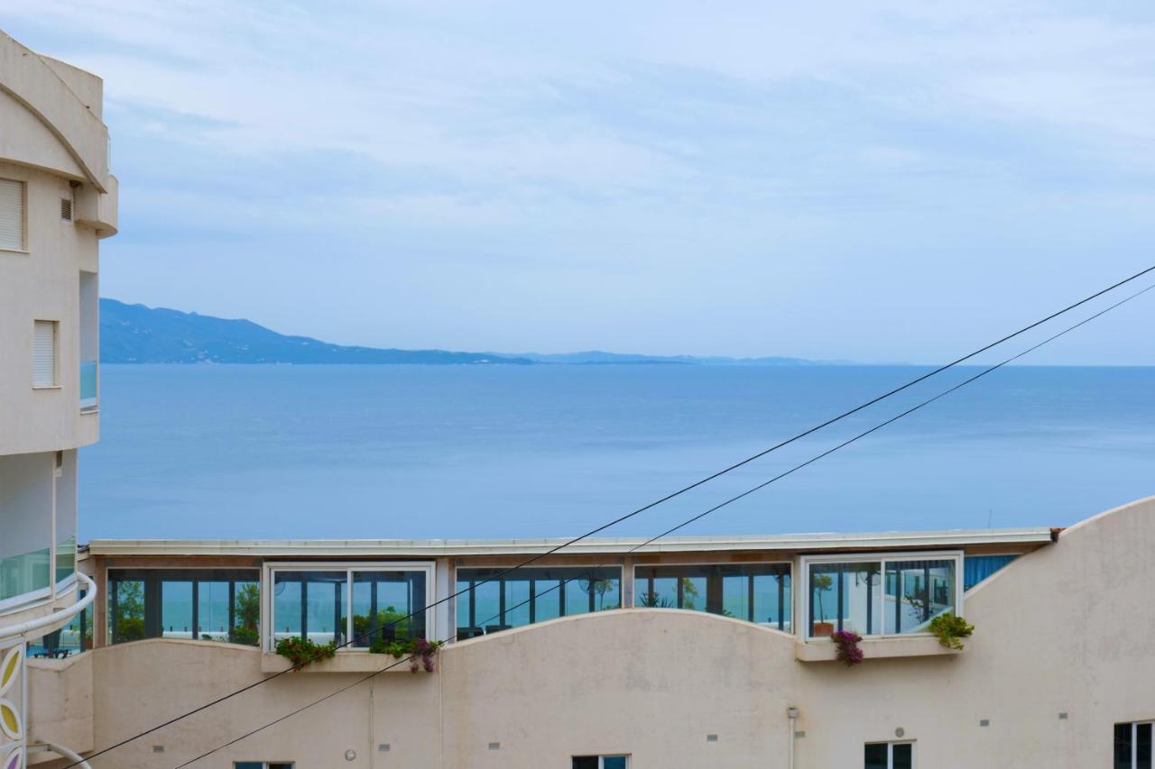 Hotel Dior Sarandë 外观 照片
