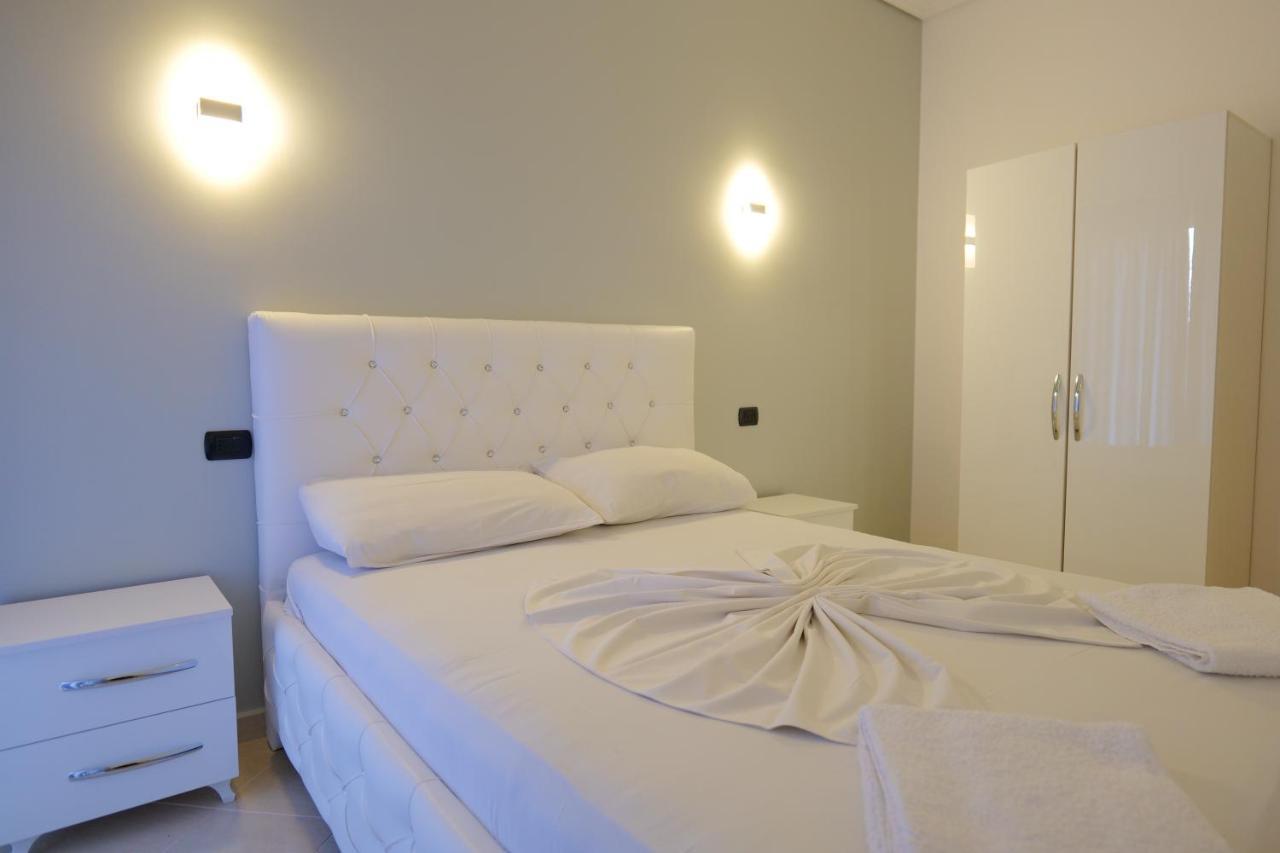 Hotel Dior Sarandë 外观 照片