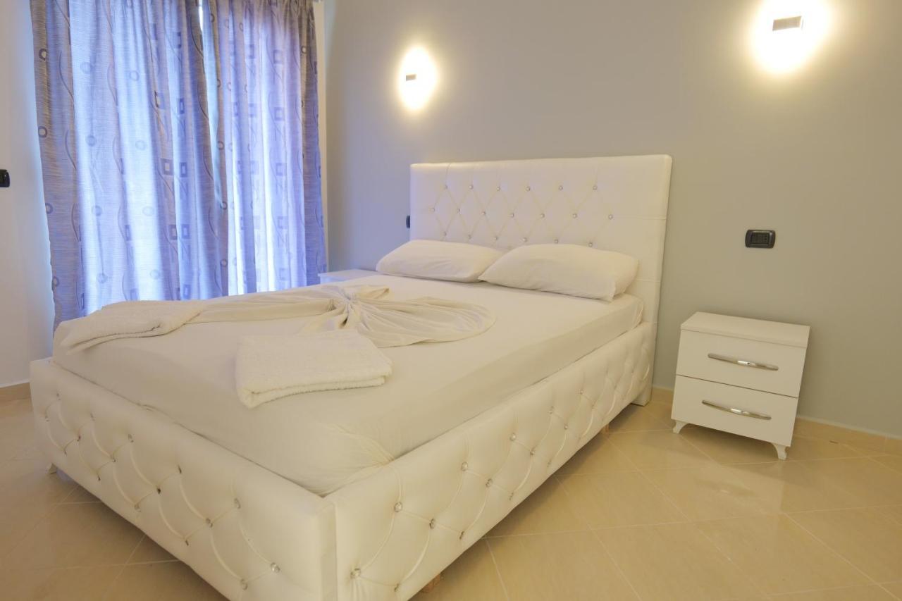 Hotel Dior Sarandë 外观 照片